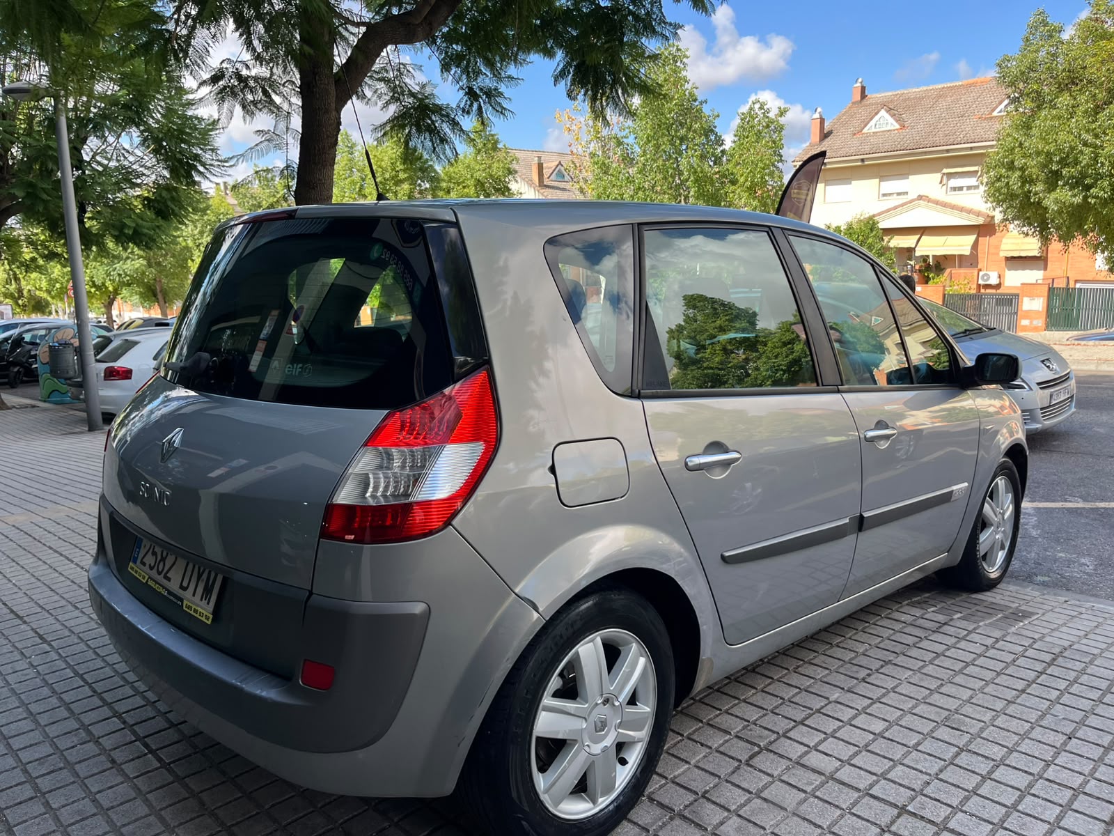 Renault Sceni 1.9 dci 130 cv 6 velocidades