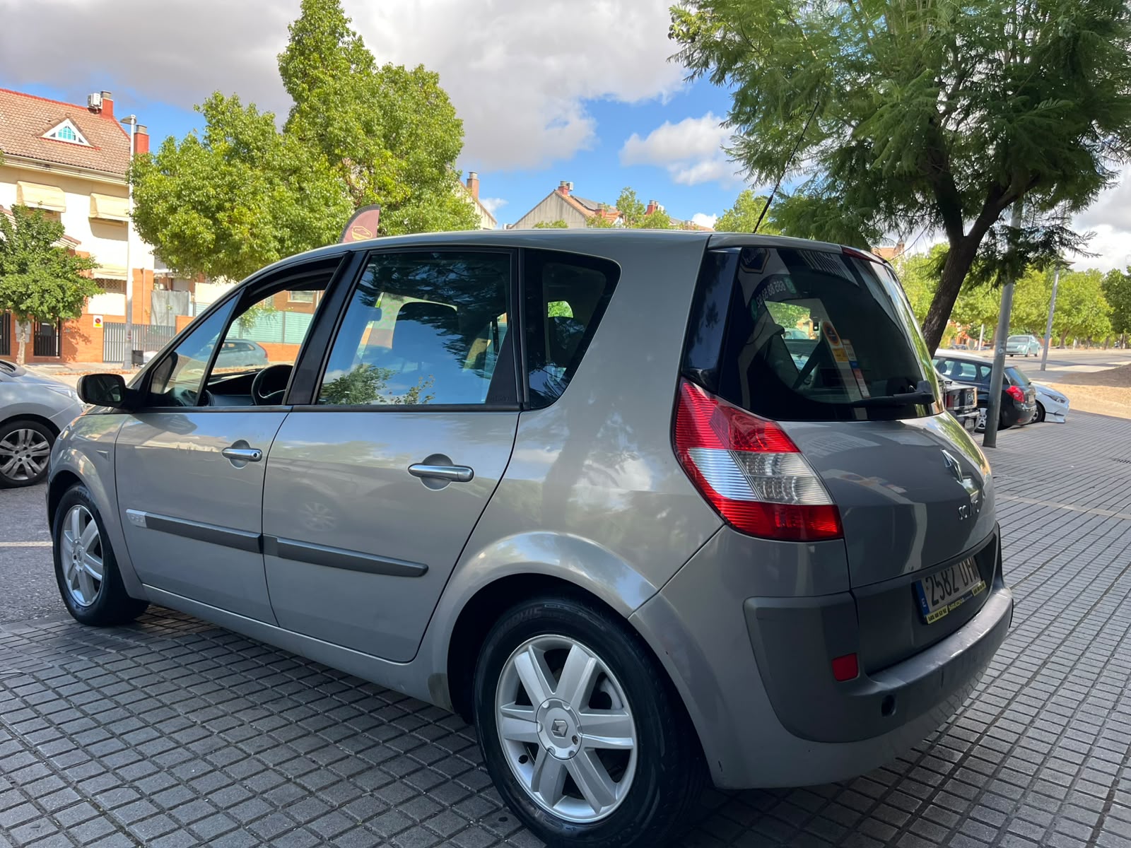 Renault Sceni 1.9 dci 130 cv 6 velocidades