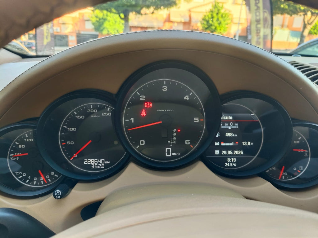 Porsche Cayanne 3.0 TD 240 CV 8 Vlocidades 229.000 kilometros Año 2010
