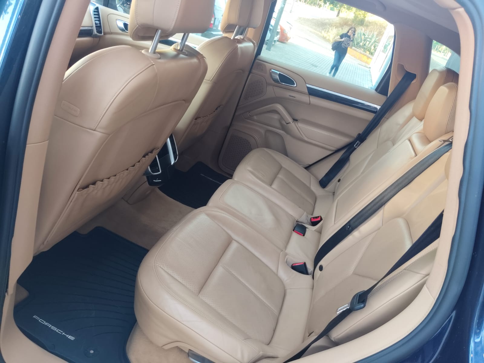 Porsche Cayanne 3.0 TD 240 CV 8 Vlocidades 229.000 kilometros Año 2010