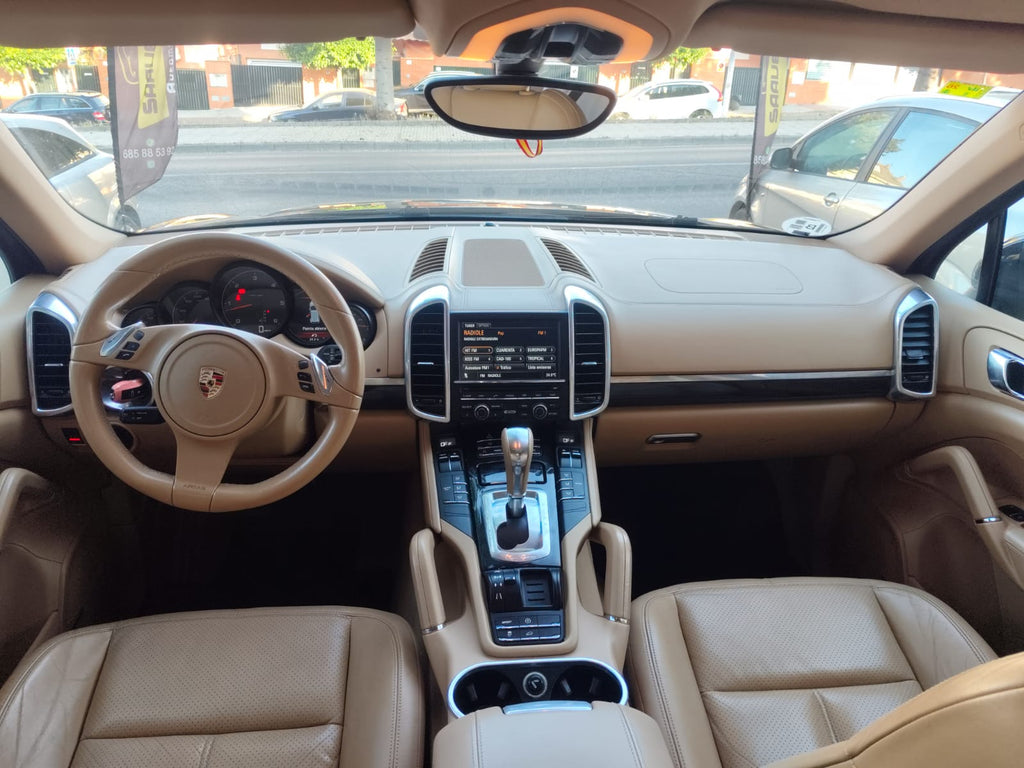 Porsche Cayanne 3.0 TD 240 CV 8 Vlocidades 229.000 kilometros Año 2010