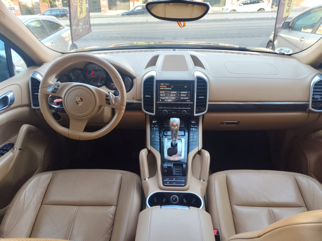 Porsche Cayanne 3.0 TD 240 CV 8 Vlocidades 229.000 kilometros Año 2010
