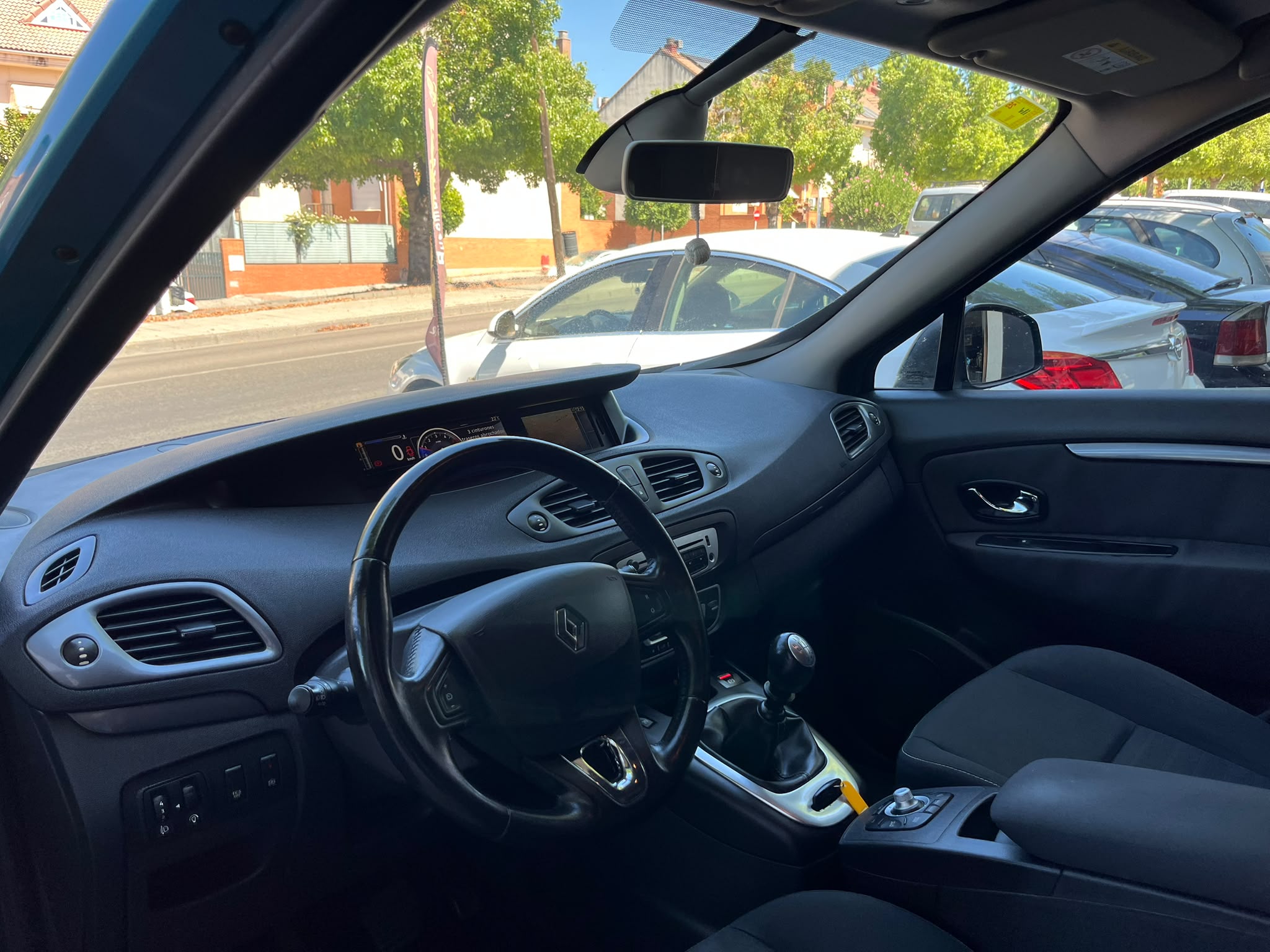 renault Gran Sceni 1.6 DCI   131 CV  6 VELOCIDADES