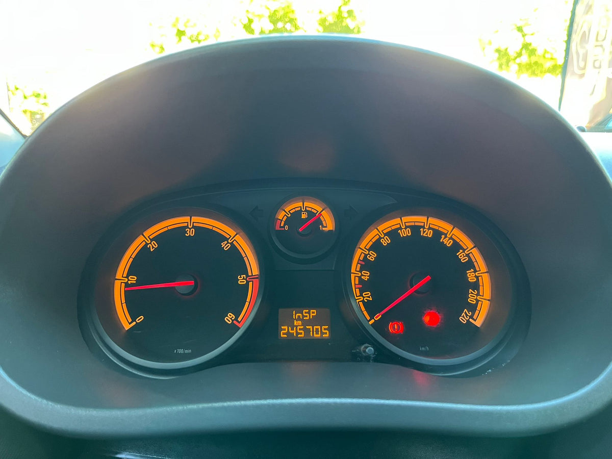 OPEL CORSA COSMO 1.3 CDTI 75 CV 245.000 KILOMETROS AÑO 2010