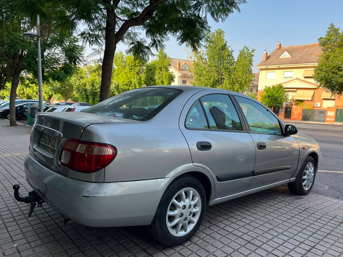 Nissan primera 1.6 100 cv año 2004