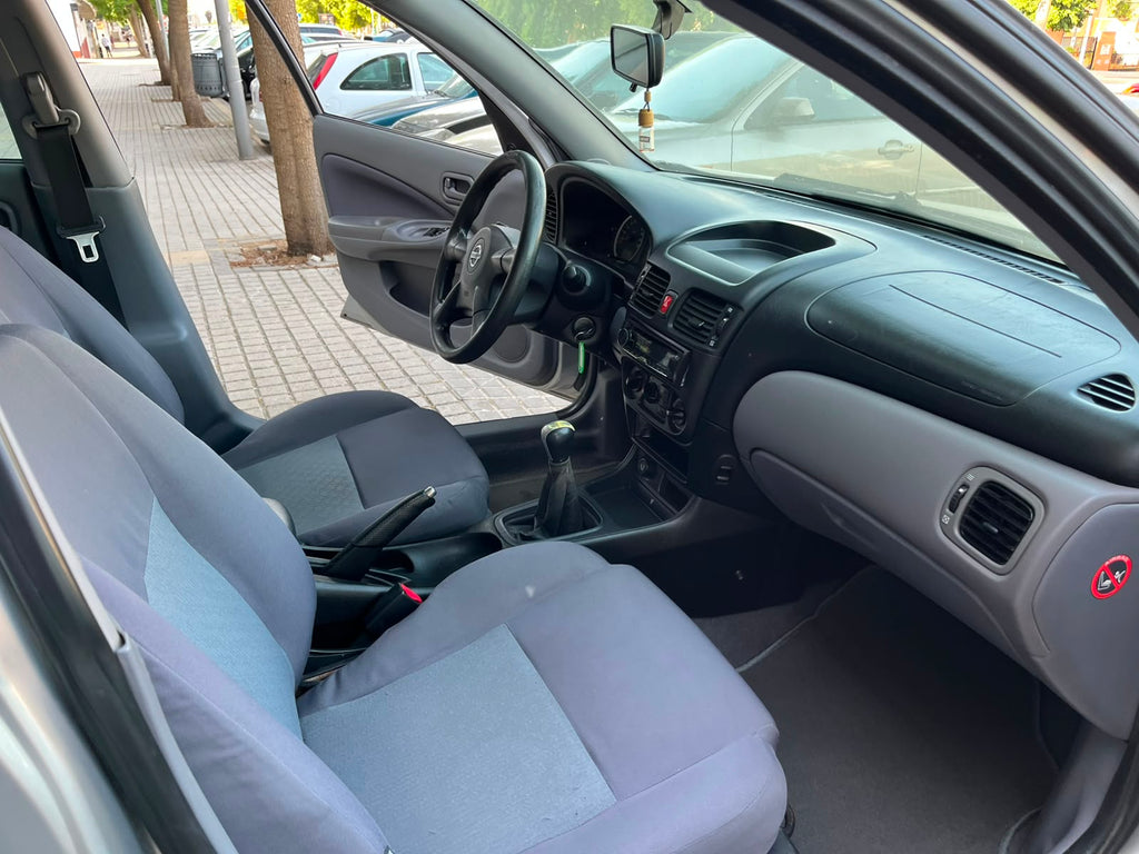 Nissan primera 1.6 100 cv año 2004