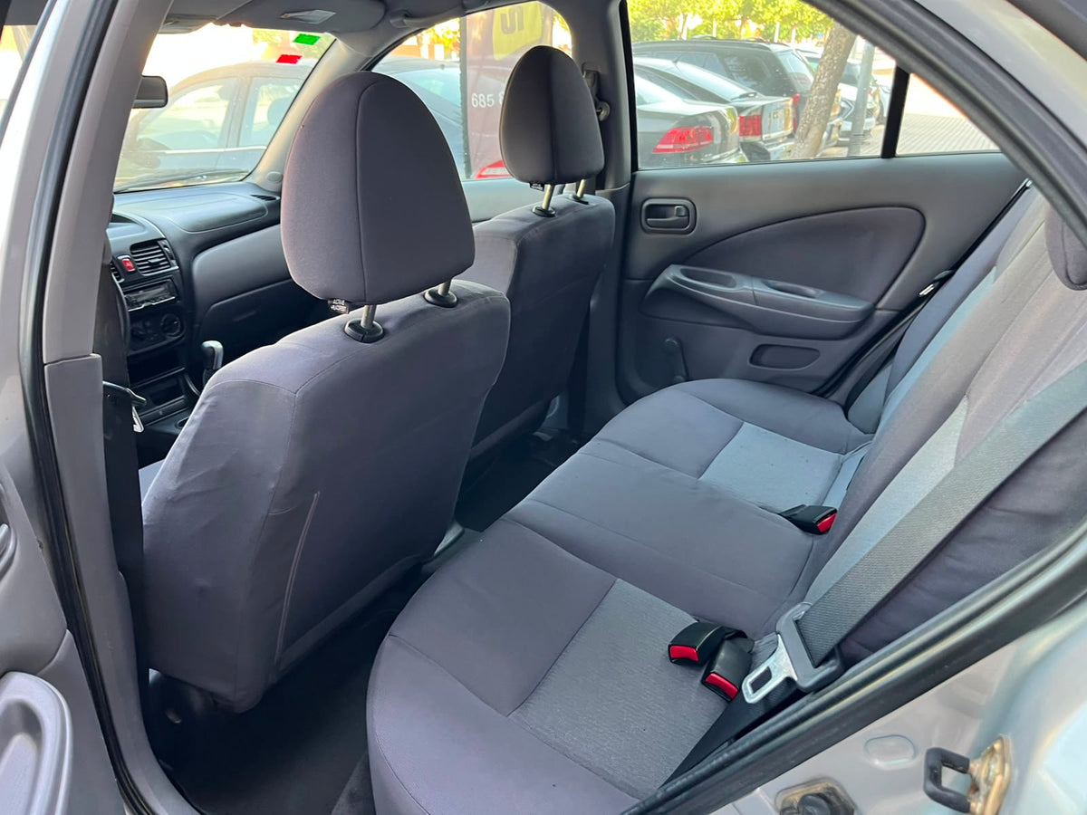 Nissan primera 1.6 100 cv año 2004
