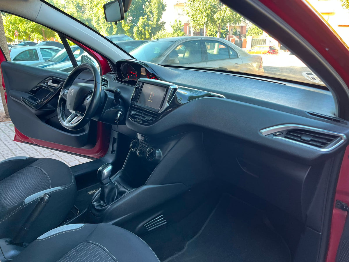 Peugeot 208 año 2015