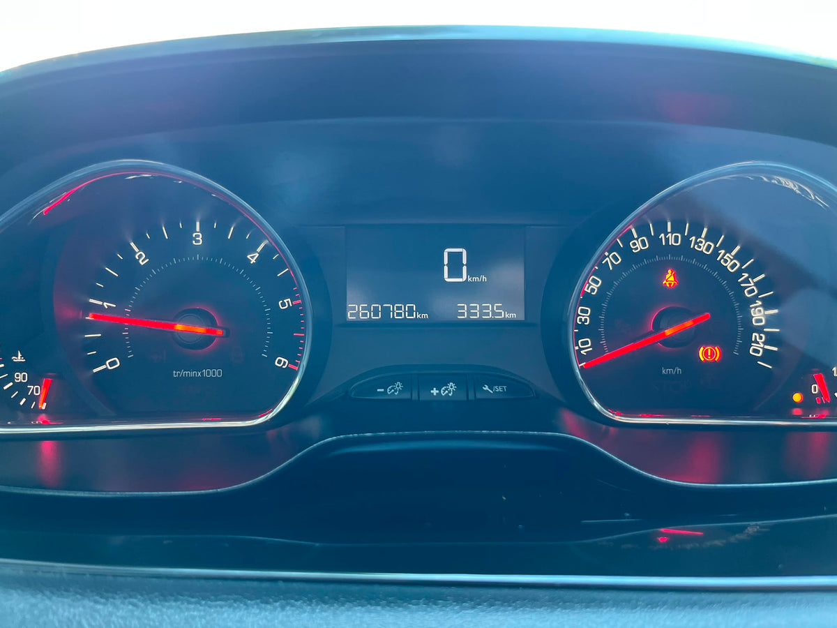 Peugeot 208 año 2015