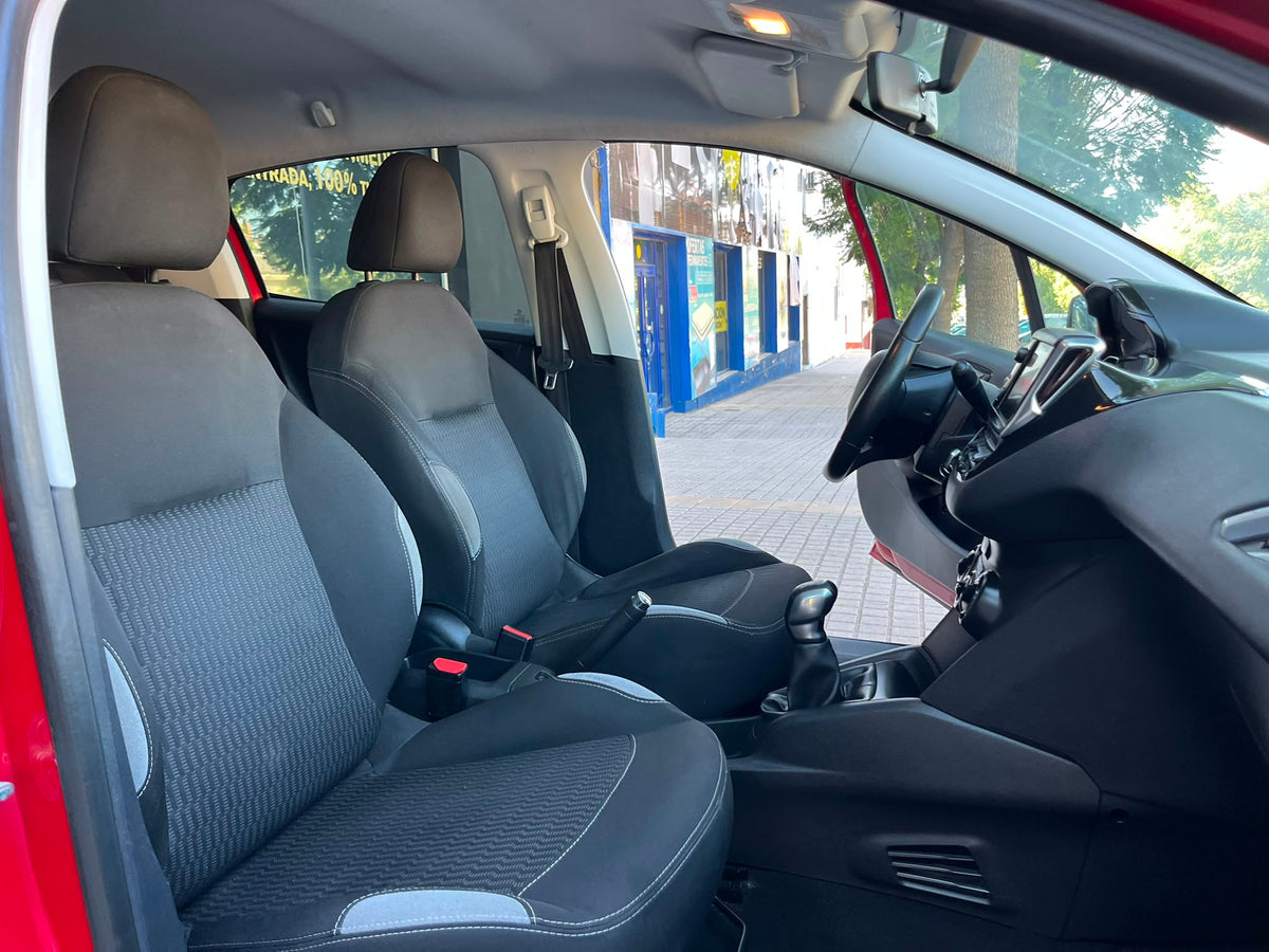 Peugeot 208 año 2015
